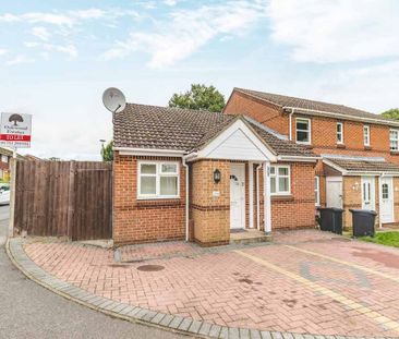 3 bed semi-detached bungalow to rent in Trewarden Avenue, Iver Heat... - Photo 4