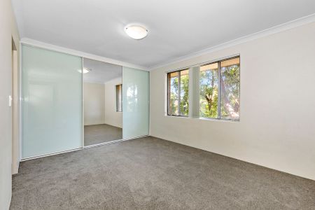 Spacious & Serene Sanctuary in Premier Lane Cove Locale - Photo 2