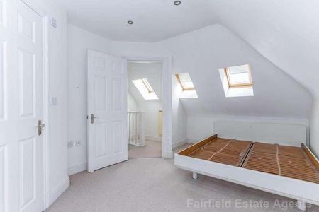 Watford Heath, Oxhey, WD19 - Photo 4