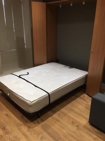 1 bedroom private hall to rent - Photo 2