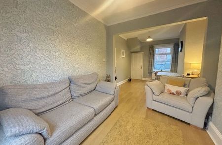 Highfield, Scarborough - Photo 3