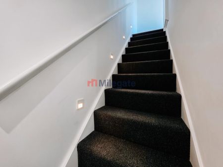 3 bedroom flat to rent - Photo 3