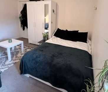 Room in a Shared Flat, Willesden Lane, NW2 - Photo 1