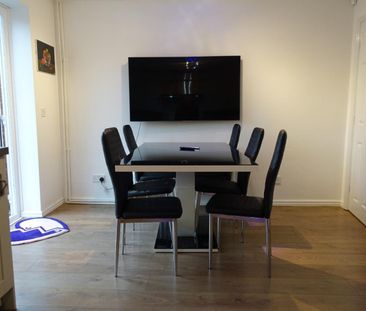 3 bedroom House To Let Total Size: 991 SQ FT - Photo 4