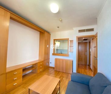 Apartamento de alquiler en Calle de Samaniego, 12, Rejas - Photo 1