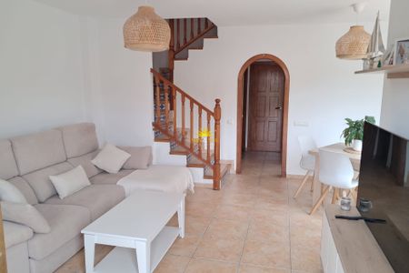 VILLA WITH 2 BEDROOMS AND JADRIN IN GRAN ALACANT - ALICANTE - Photo 3