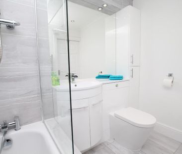 2 bedroom ground floor flat to rent - Photo 1