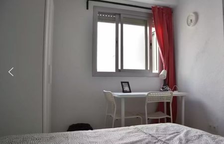 Carrer Sants Just i Pastor, Valencia, Valencian Community 46021 - Photo 4