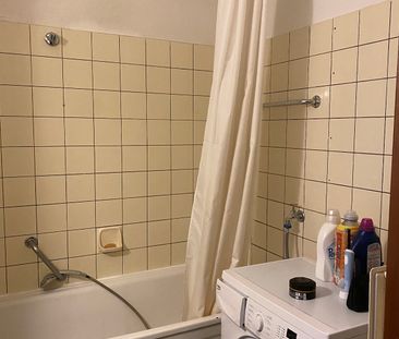 Großes Zimmer mit Balkon innerhalb einer 3er-WG // 2.OG links - Foto 3