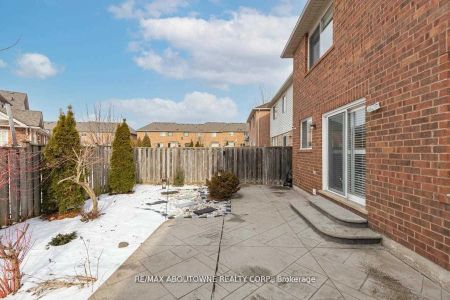Detached Home For Lease | W9245835 - Photo 3
