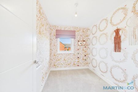 3 bedroom semi-detached house to rent - Photo 2