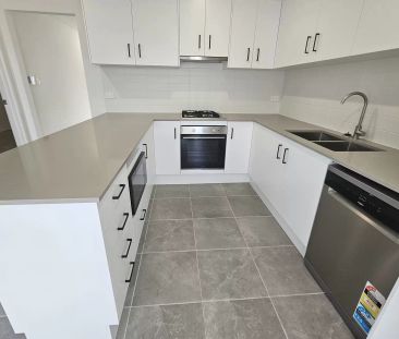 Full of Style and Low Maintenance - Photo 5