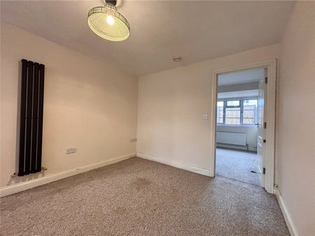 Abbey Road, Basingstoke, Hampshire, RG24 - Photo 3