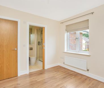 To Let 2 Bed Apartment - Photo 4