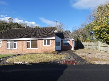 2 bedroom semi-detached bungalow to rent - Photo 4