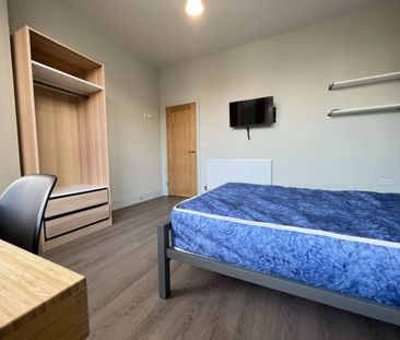 3 bed Apartment for Rent - Photo 1