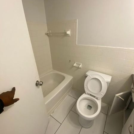 3 ET DEMI LIBRE IMMÉDIATEMENT - Photo 3