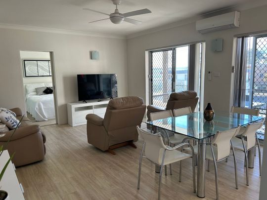 Furnished 3 bedroom unit with beautiful water views - Photo 1
