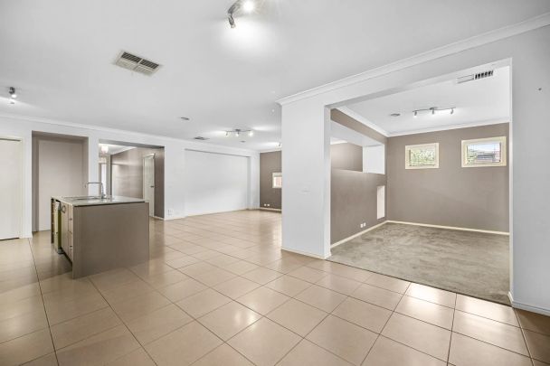 37 Vaughan Chase, Wyndham Vale. - Photo 1