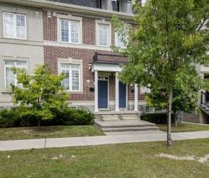 Excellent Location! Gorgeous Open Concept Townhouse! 2 Car Garage - Photo 3