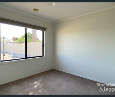 FAMIL-FRIENDLY LIVING IN SOUTH SHEPPARTON - Photo 2