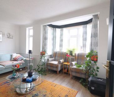 3 bedroom end of terrace house to rent - Photo 3