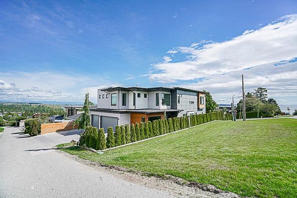 Perfect South Facing Open Space Layout 2 Bedrooms/ 1 Full Bath - Photo 1