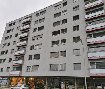 Appartement entièrement rénové de 3 pièces en duplex au 2ème étage - Foto 1