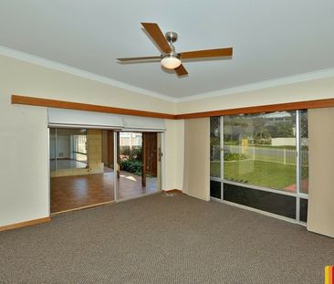 Spacious Family Living with Granny Flat in Prime Halls Head Location - Photo 3