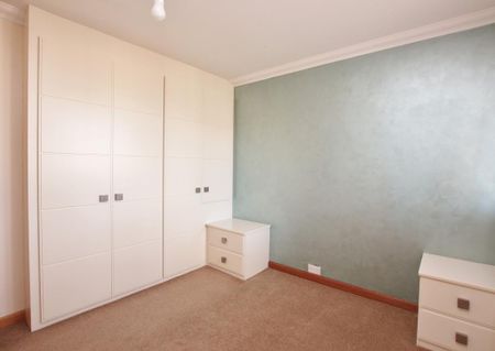 2 bedroom end of terrace house to rent - Photo 4