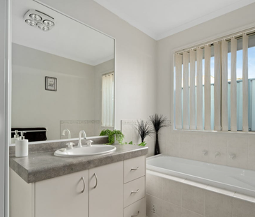 Comfort, Space & Location - Everything You Need in One Home! - Photo 6