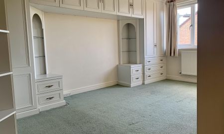 Charles Melrose Close, Bury St. Edmunds, Mildenhall - Photo 2