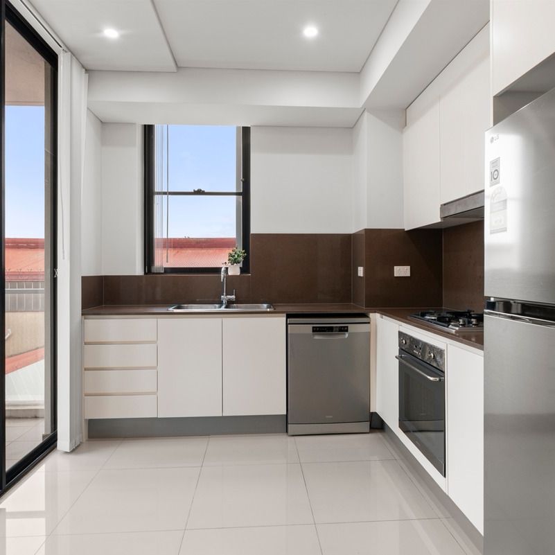 Fully Furnished Two-Bedroom Apartment - Photo 1