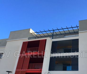 Location Appartement 2 pièces 39m² HYERES 83400 - Photo 1