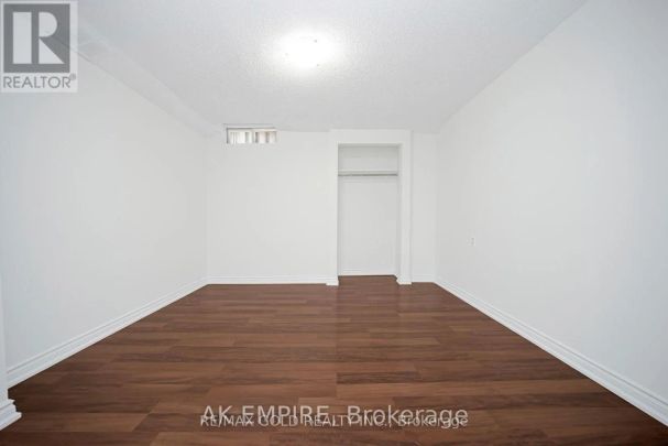 92 WHITEHAVEN DRIVE - Photo 1