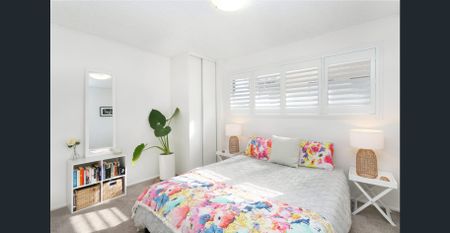 Relaxed beachside living in the heart of Palm Beach - Photo 4