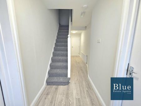 5 bedroom semi-detached house to rent - Photo 2