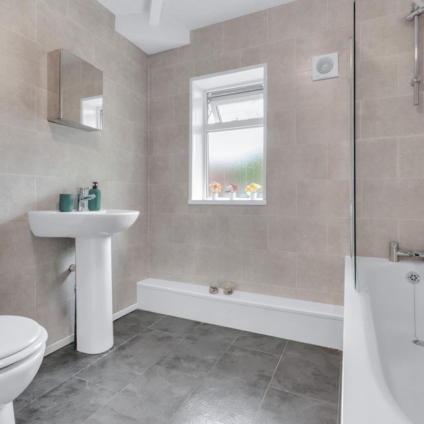 90 Chapel Lane Leeds - LS6 3BW - Photo 1