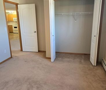 1 Bed Plus Den Pet Free Building! Utilities Included!! - Photo 2