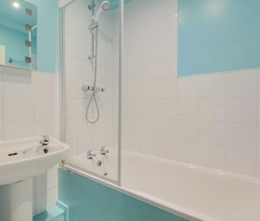 2 Bedroom - Photo 3