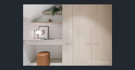 Fully Furnished Split level apartment with City Views - Photo 2