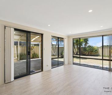 Spacious Family Home with Large Backyard - Photo 4