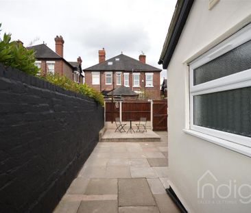 1 bedroom in a house share to rent - Photo 4