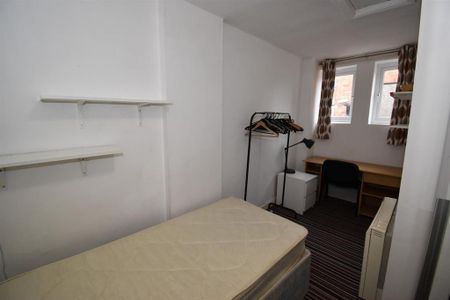 4 bedroom private hall to rent - Photo 3