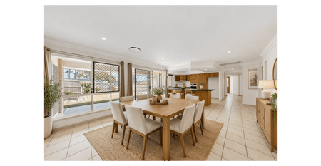 Spacious Family Living with Room for Everyone! - Photo 3