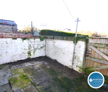 2 bedroom character property to rent - Photo 4