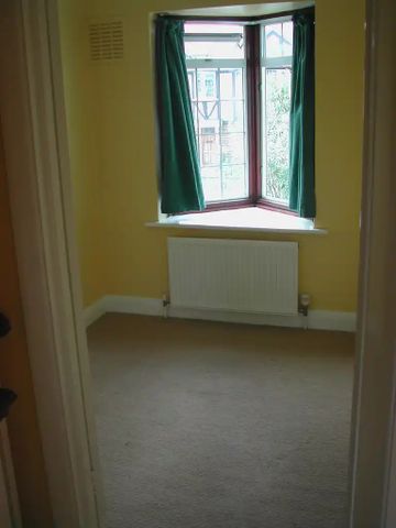 3 bed Terraced in Wolsey Drive , Kingston upon Thames, KT2 5DP - Photo 3