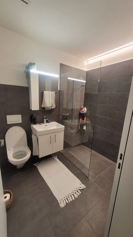 APPARTEMENT 31/2 PIÈCES À KLOTEN (ZH), MEUBLÉ, TEMPORAIRE - Photo 2