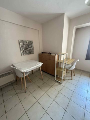 Studio/Γκαρσονιέρα για ενοικίαση Τσινάρι (Άνω Πόλη) - Photo 3
