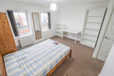 1 bedroom in a house share to rent - Photo 5